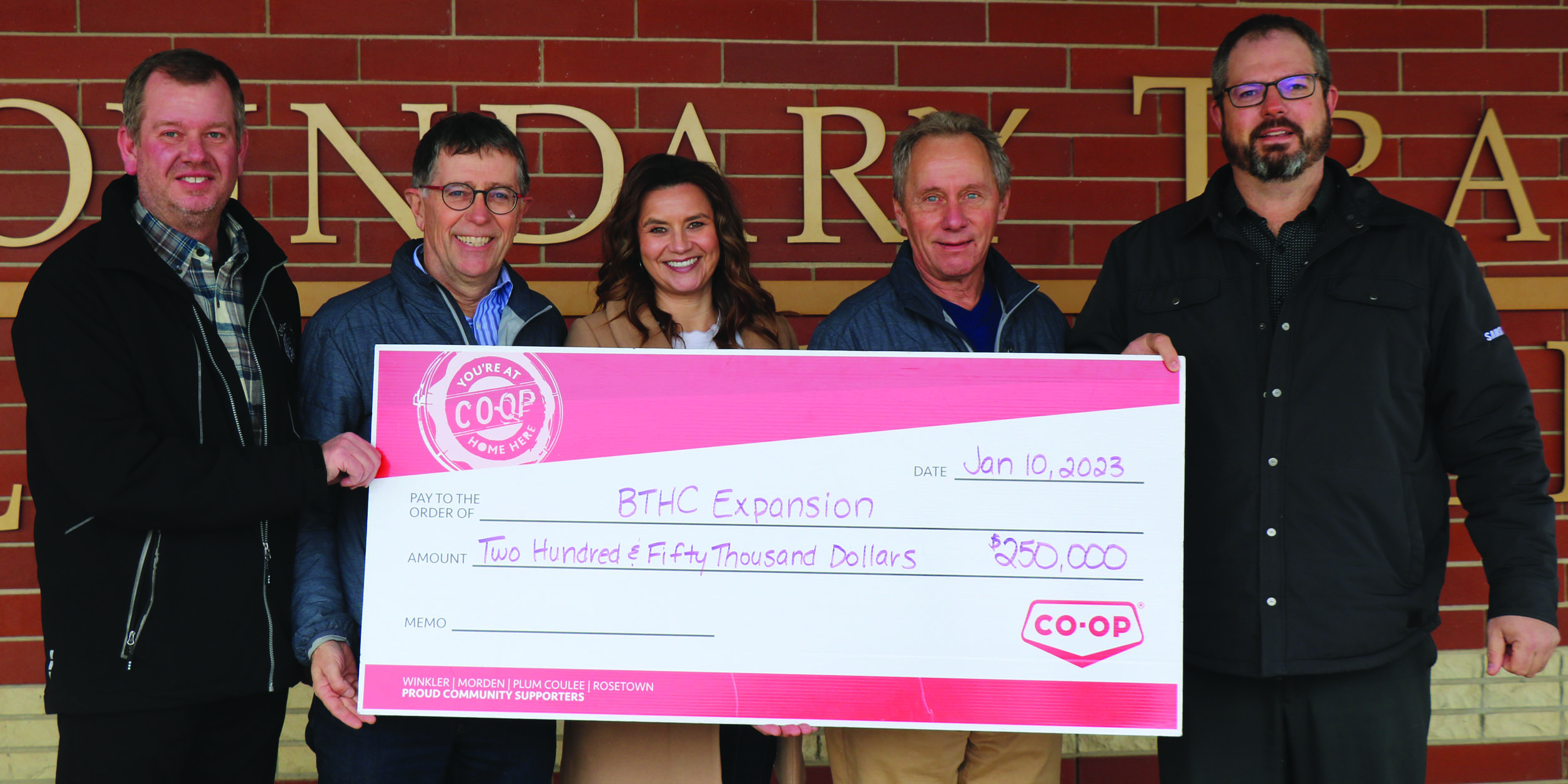 Winkler Co-op donates $250,000 to Boundary Trails expansion project BTHC Expansion Co-op Donation